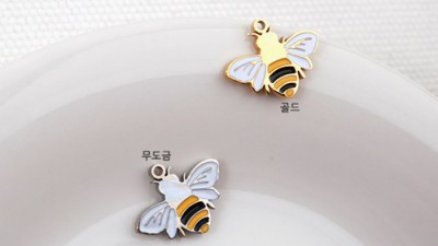득템! ✨ 놓칠 수 없는 꿀벌 팬던트 특가 정보!